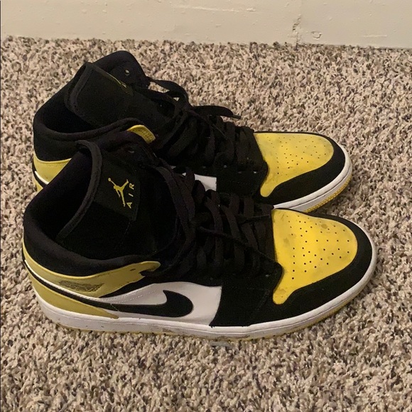 Shoes - Picture 3 of 5